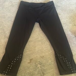 Lululemon cropped leggings - size 8